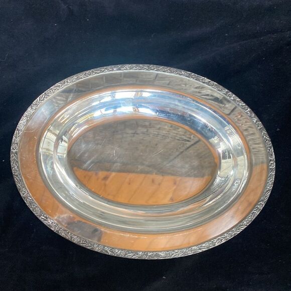 Wm. Rogers & Son 1812 Primrose Silver Plate Platter - Picture 3 of 9